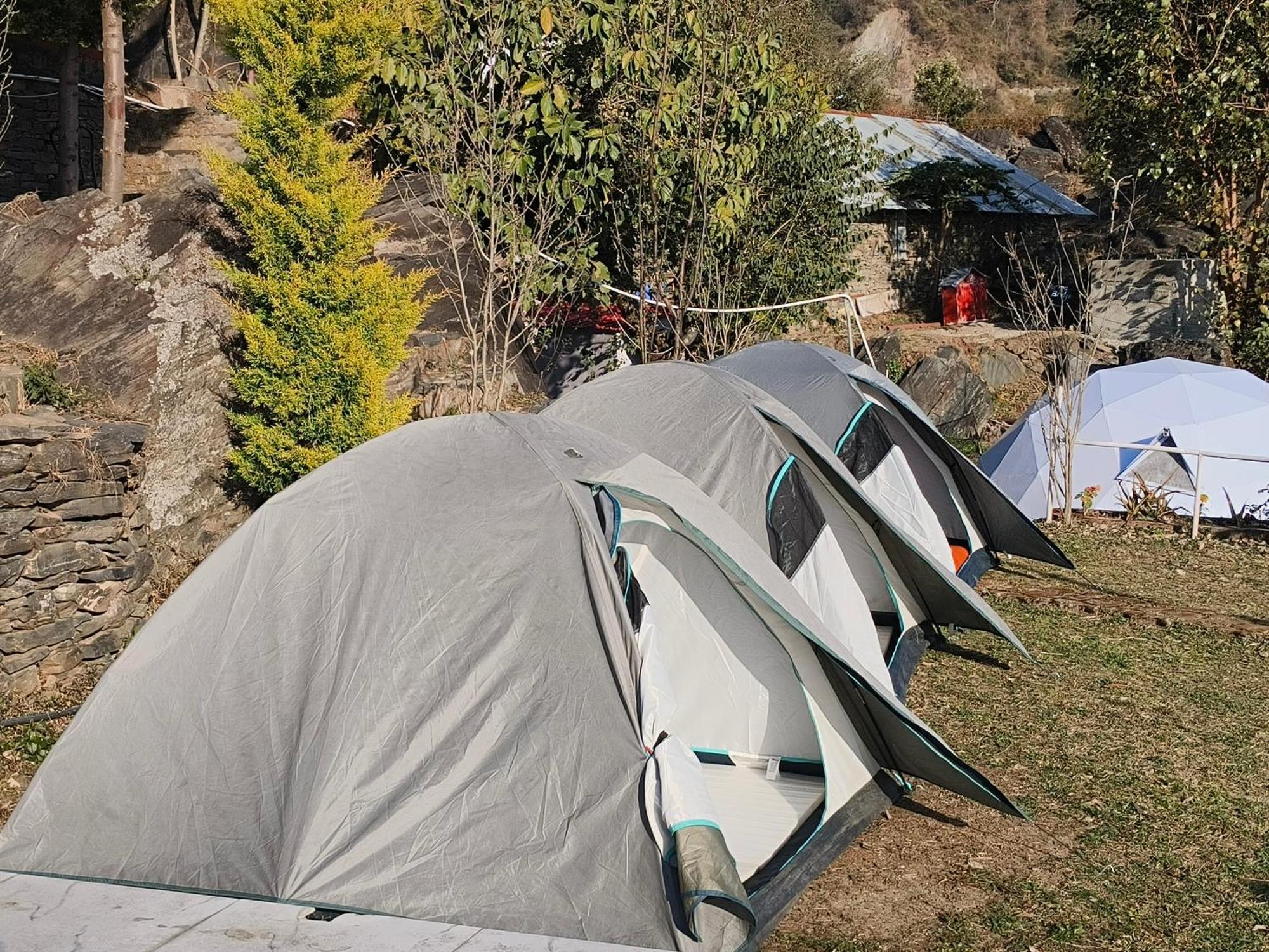 ホテル Hill Ventures Adventure Camp And Restaurant ダラムシャーラー エクステリア 写真